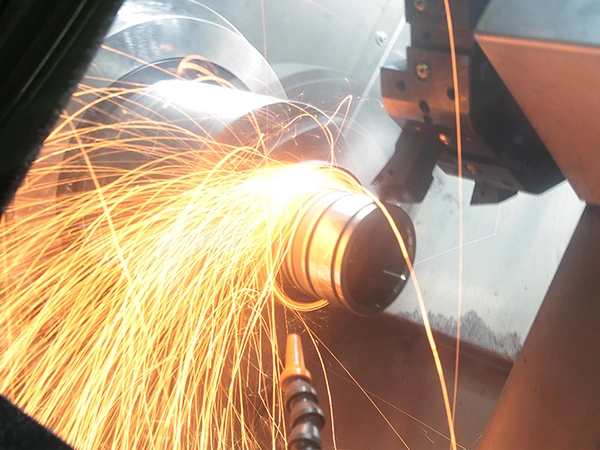 Torno CNC de alta precisión